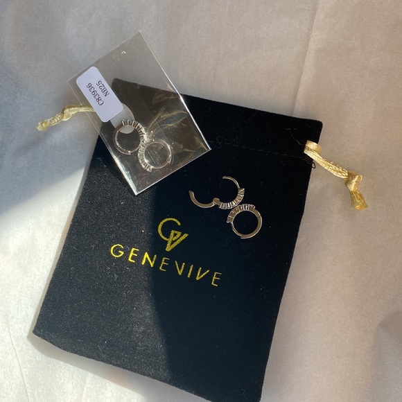 $$$🛍️👑 925 Sterling silver/cz Genevive unique hoop earrings—new—last call$$!! - Picture 3 of 4